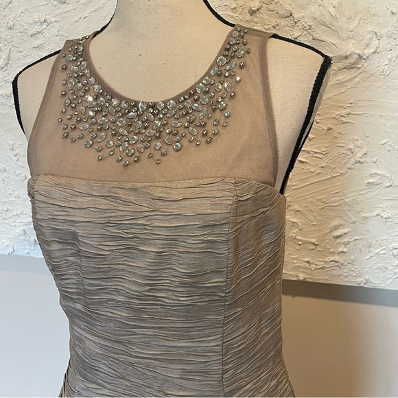 Eliza J Jewel Embellished Illusion Metallic Sheath Sleeveless Dress Taupe Sz 6 - Picture 4 of 10